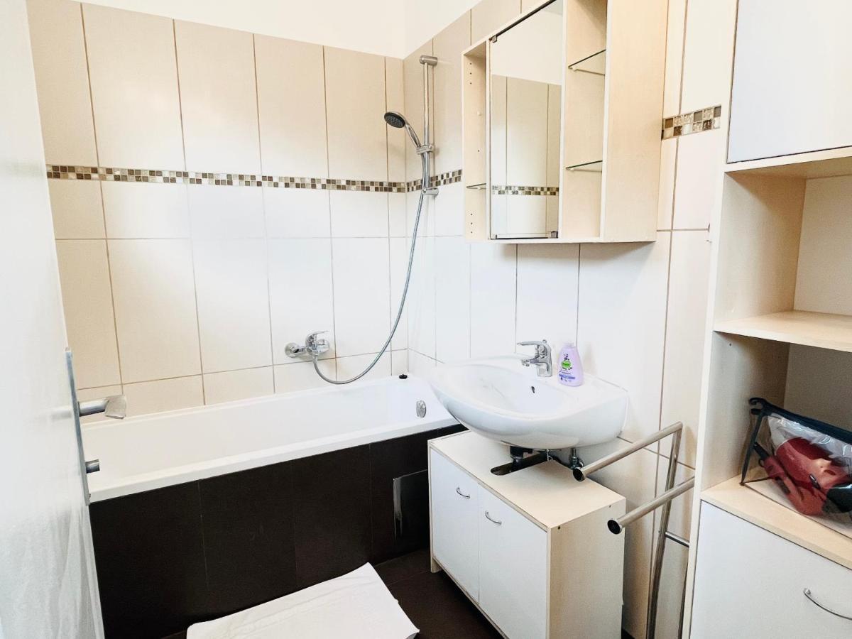 Lavender Home Appart Λιντς Εξωτερικό φωτογραφία